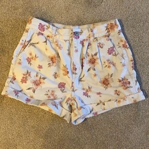American Eagle Floral Shorts Size 4